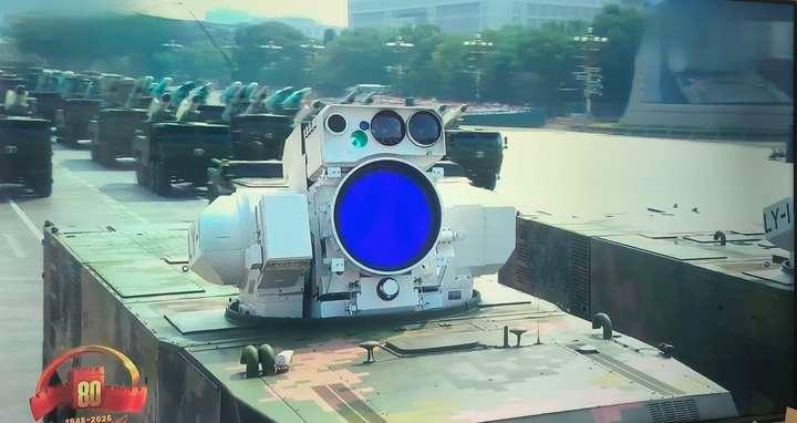 原来不止打无人机，央视公开确认，中国舰载激光武器功率全球最强，光速融化导弹导引头