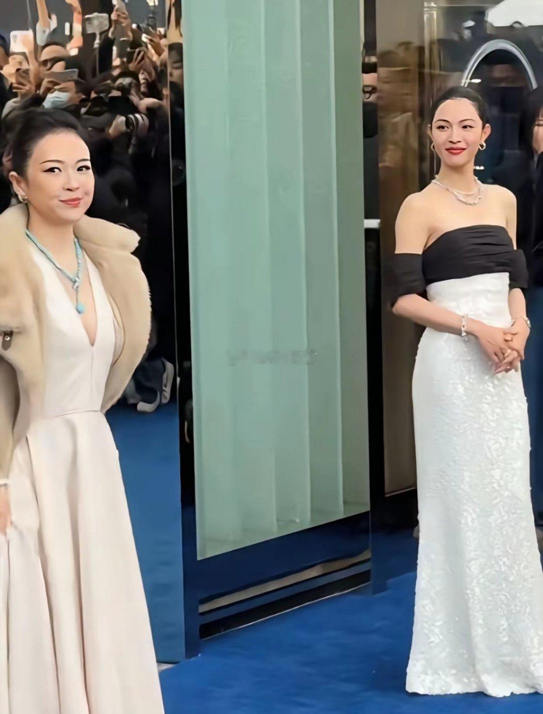 看来之前的“C位”风波都是无意的，钟楚曦把C位让给章子怡了。