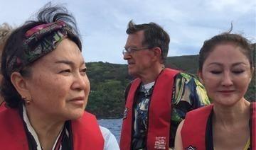 1789年，9个英国海兵叛逃海外孤岛，联合当地的女土著杀光了男土著，随后过起了没