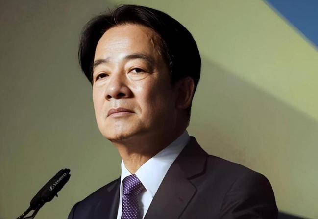 如果赖清德那天脑门大开：突然宣布台湾是中华人民共和国的一个省，迎接中国人民解放军