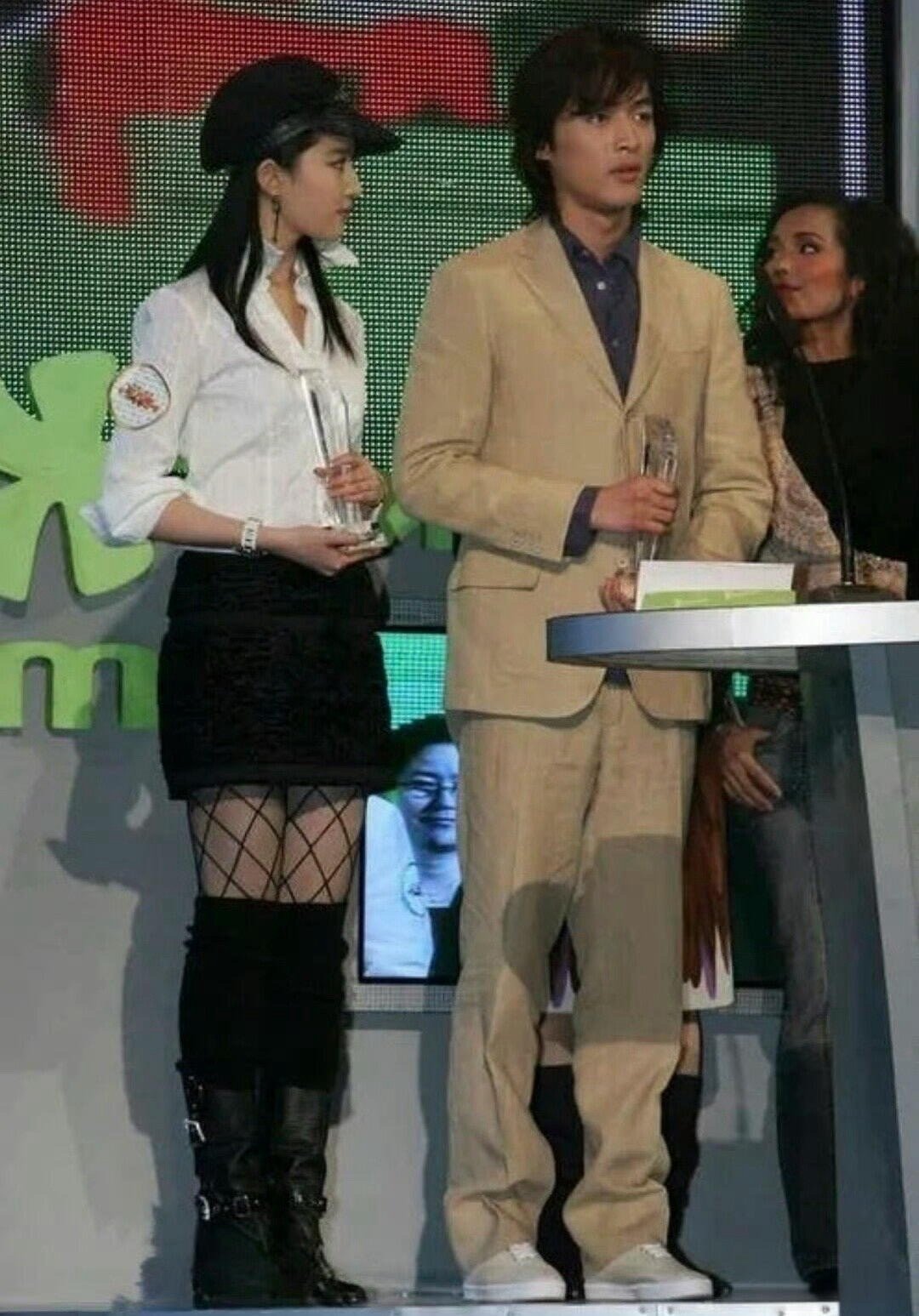 为什么刘亦菲这身穿搭，感受不到一点性感