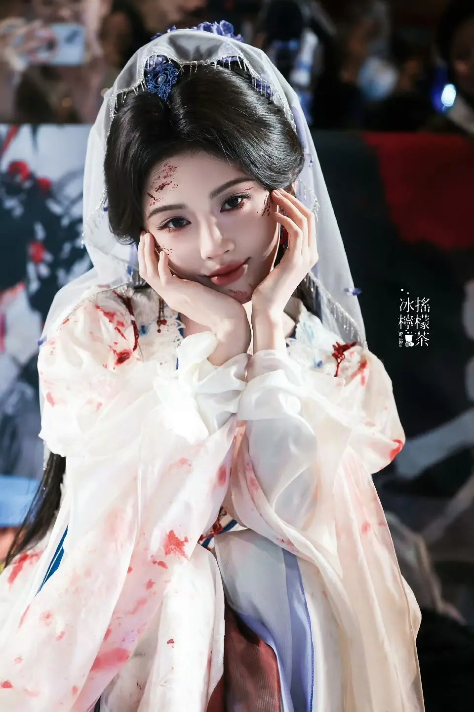 鞠婧祎《来战》杀青这套战损简直张张神图温柔有神性真的好直观的美貌