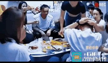 就这样的媳妇儿，你不赶紧和她离，早晚有一天要躺在冰箱里。