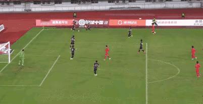 拜合拉木这个脚后跟巧射进球，惊天地泣鬼神！这种漂亮的进球一般人能打出来吗？你还说