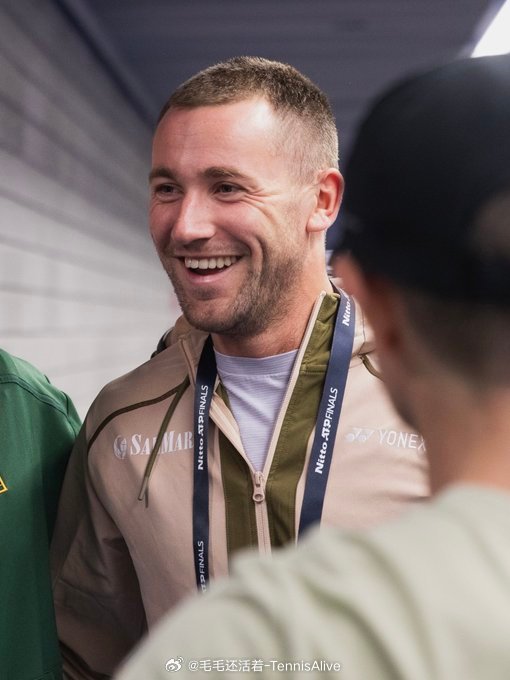 阿卡：我的新发色好看吧？鲁德：我的新发型也很酷吧！网球talking大会​​​