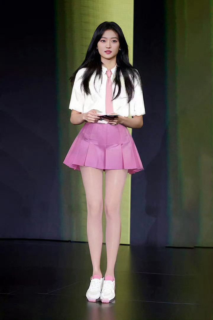 关晓彤＆孙千的大长腿，你更pick谁