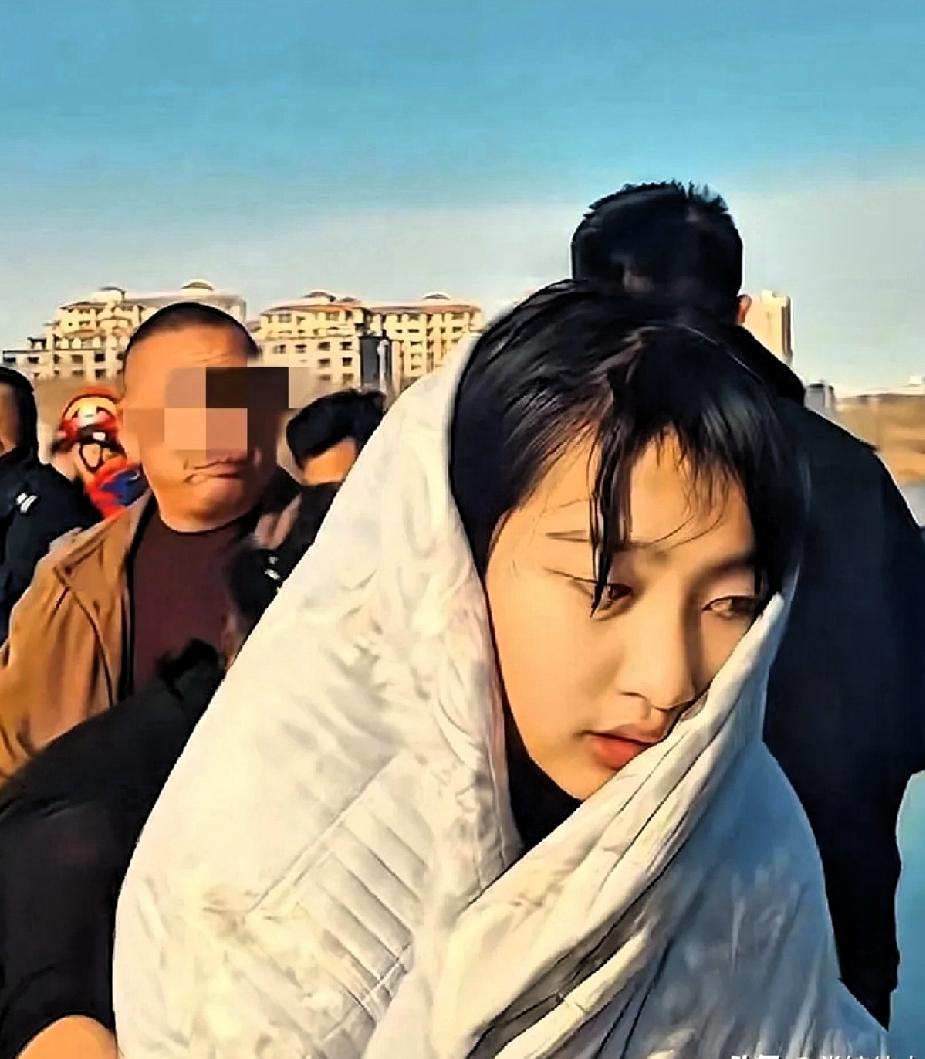 宁夏，银川，最美少女！“我体重轻，我下去救”，这是宁夏一个13岁的女孩的话！