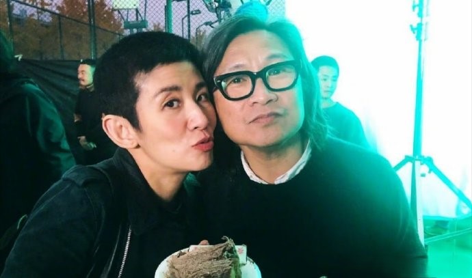 陈可辛说外国人总把他和吴君如当成一对女同，关键是吴君如真的和女生（俞琤）谈过，