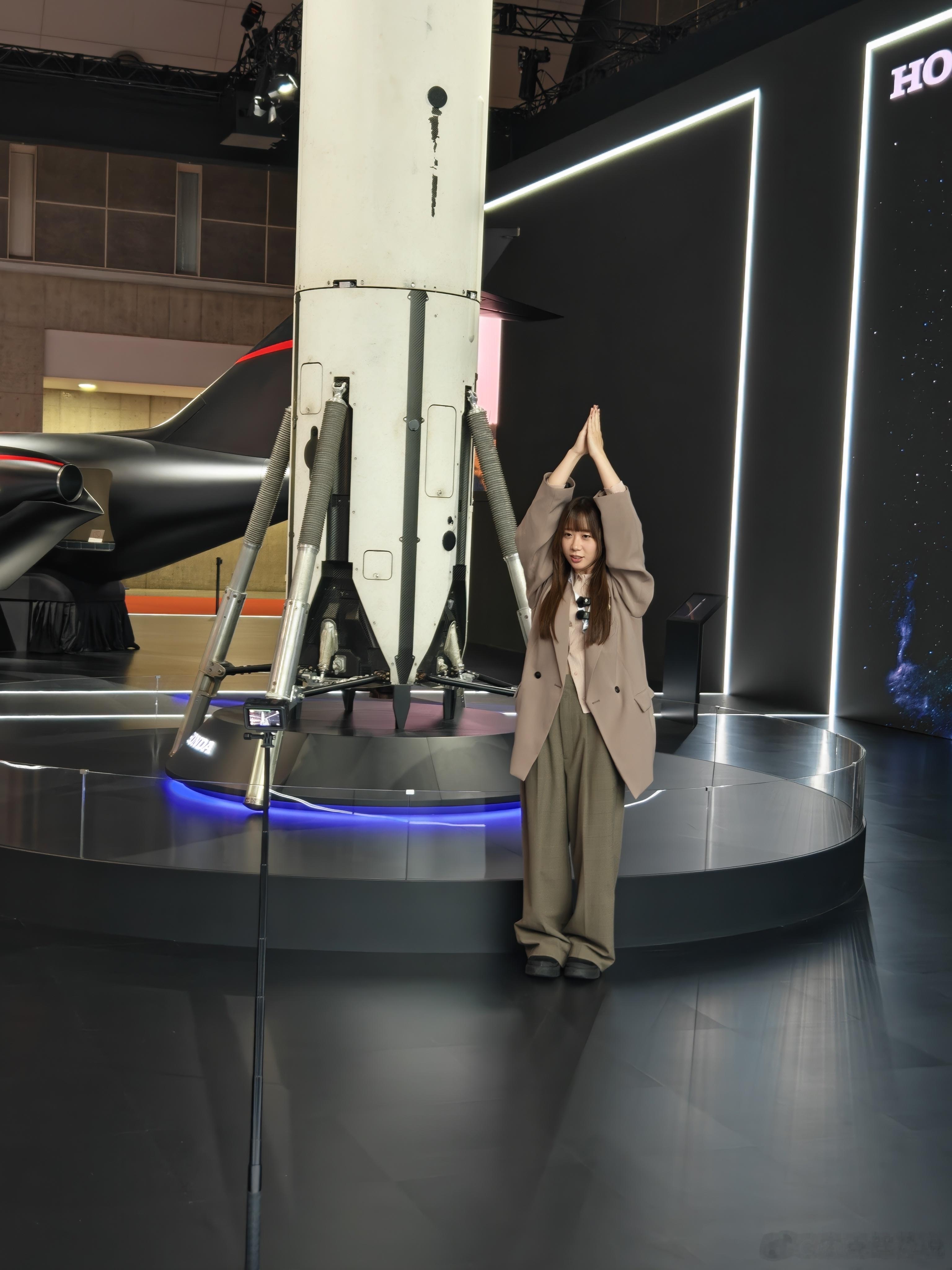 2025东京车展可可爱爱的日本车展(猜猜图几是韩国人)汽场全开大v聊车​​​