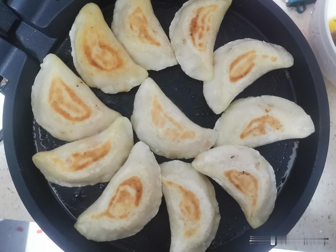 125岁老人的长寿秘诀，大家要收藏起来！1.并不是所有的人，吃饭都必须少盐，