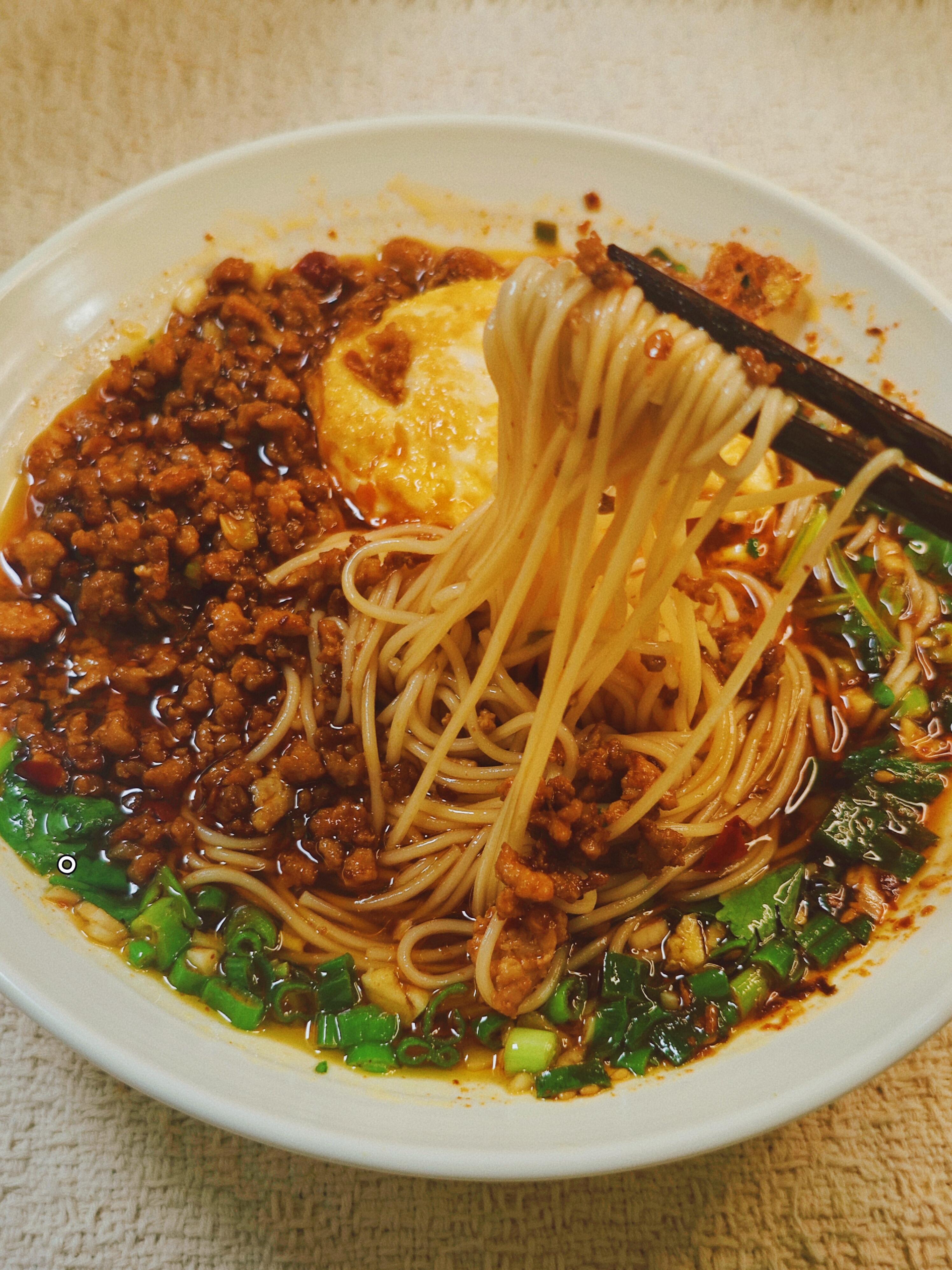 巨开胃的酸汤肉沫面（挂面版），10分钟搞定，拌一拌香到舔碗！谁懂啊家人们！没胃