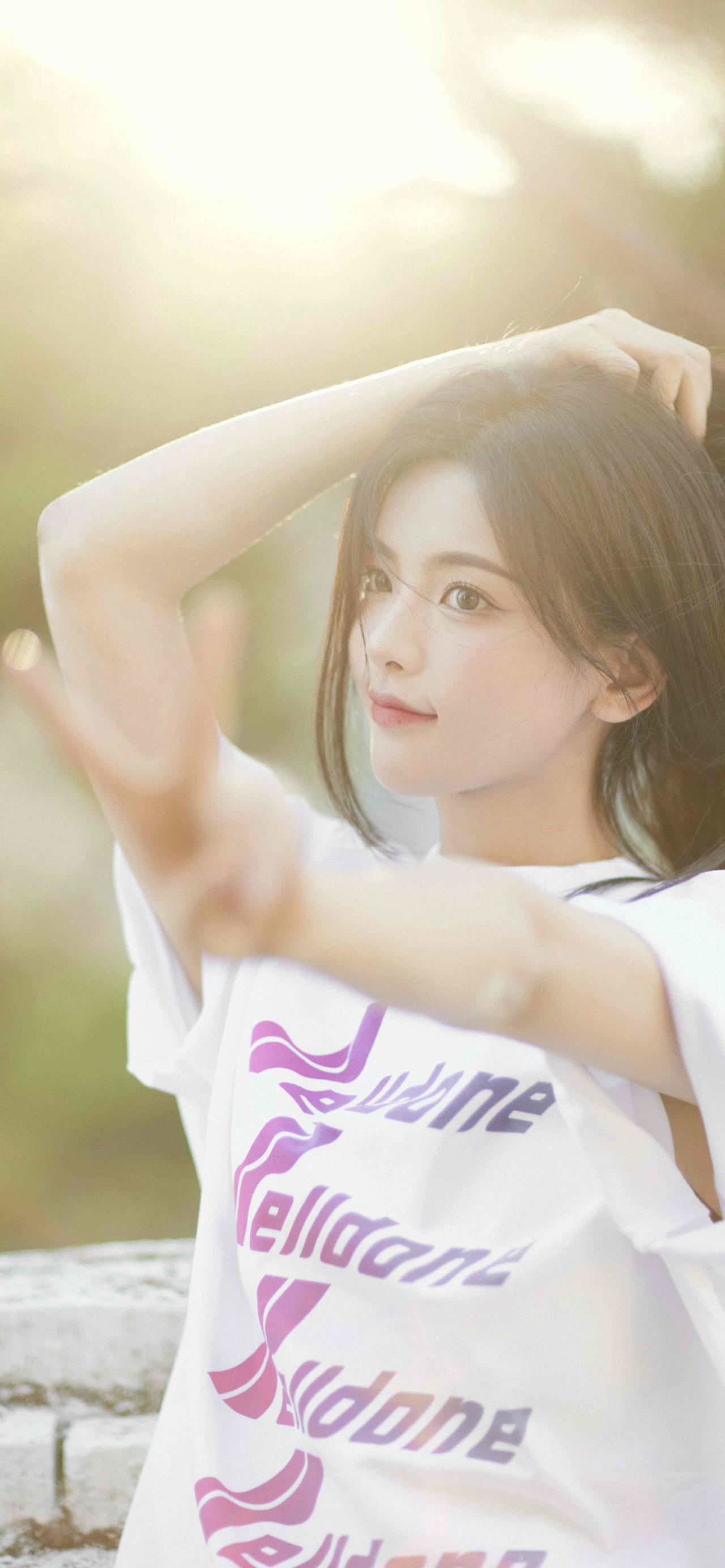 美女壁纸-第5827期-杨超越