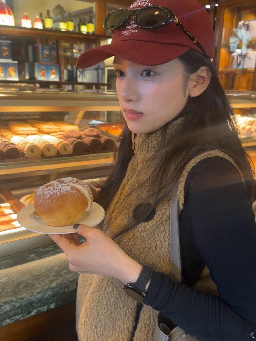 张婧仪的旅行明信片,好美