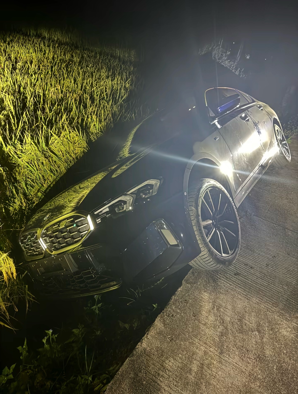 村里人都知道XX买宝马啦​​​