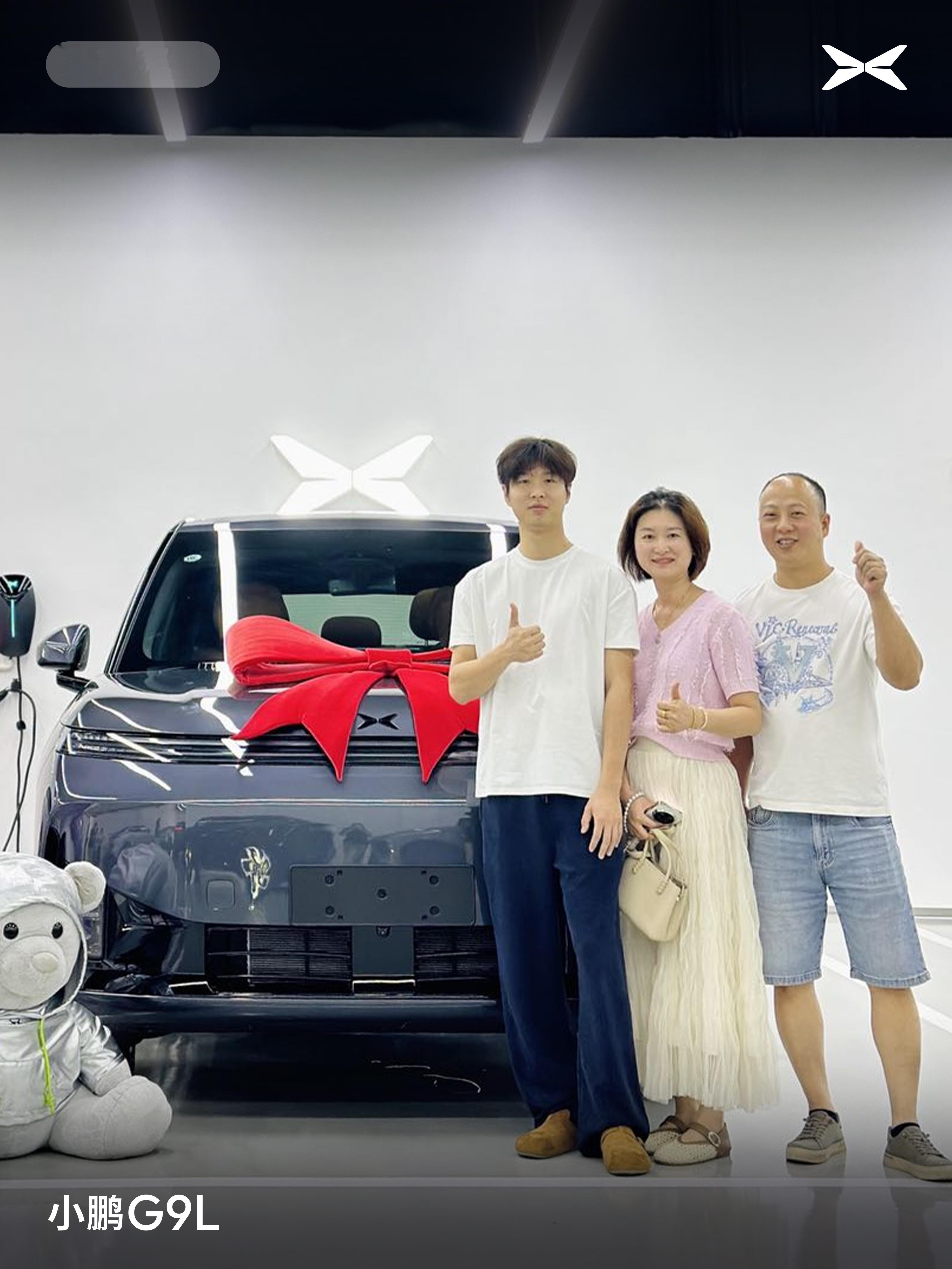 小鹏G9L首批车主已经开始交付了。23.18万元起，最吸引我的还是它把大五座的空