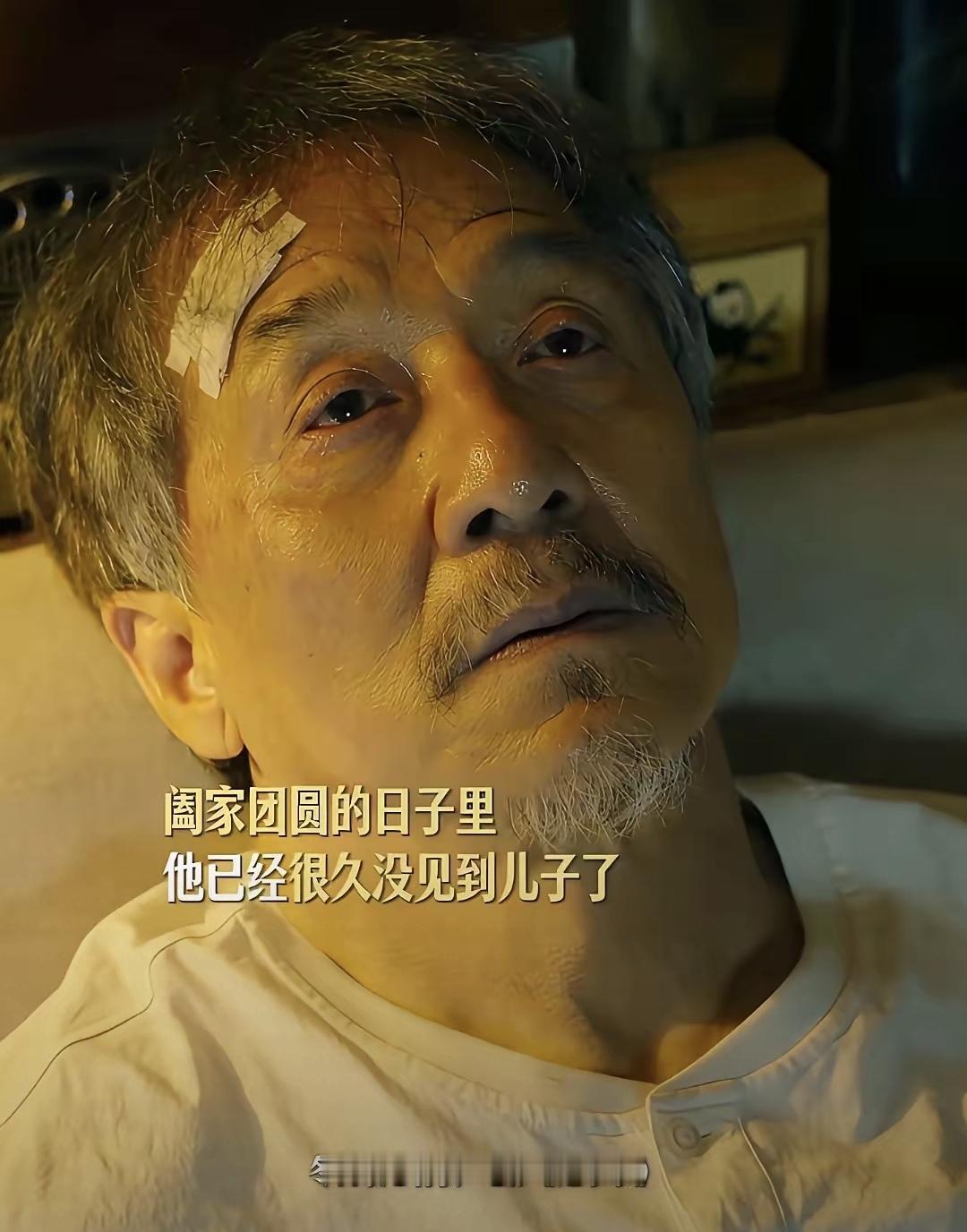 71岁的成龙还在拼命拍戏，其实他一点都不缺钱，身家早就几百亿了。但很多人不知道，