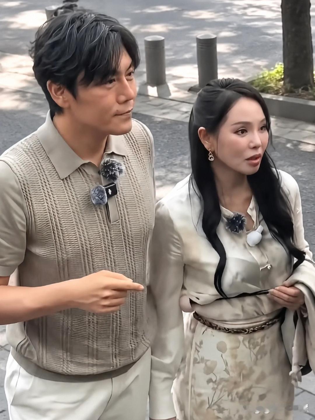 看完58岁伊能静生图，我突然没那么怕老了，这张伊能静和秦昊的一张生图，我看了好一会儿。接近60岁的年