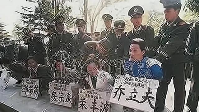 1995年，为了抓捕乔立夫，兰州警方决定以8对1，这8个人均是精选出来体格强壮、