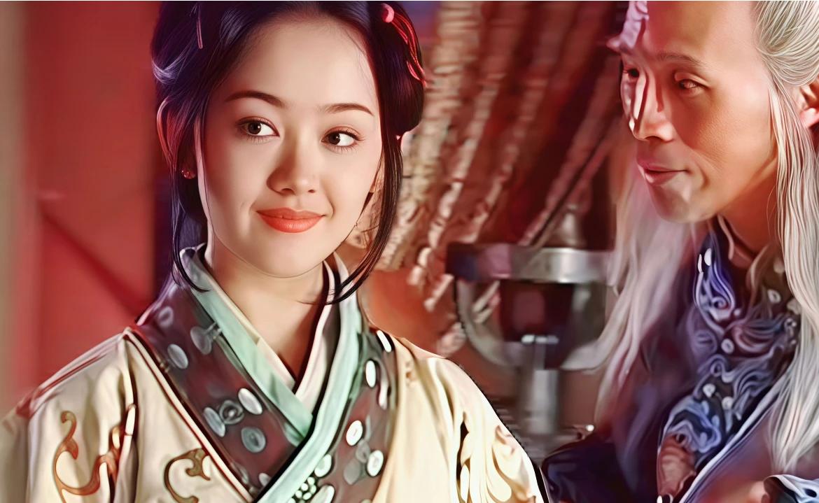 因拍戏养活不了自己所以去了央视，我说当年看这主持人好养眼！