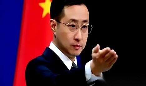 朋友圈里刷到外交部那条新闻，说APEC正式进入“中国时间”了。听着特宏大是吧？