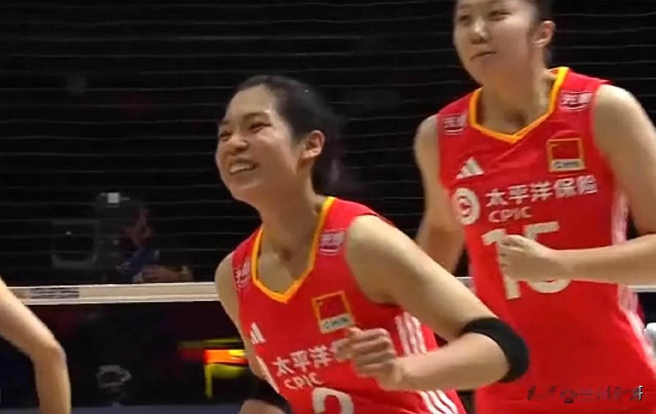 中国女排1-0比利时女排取得开门红2025世界女排联赛中国女排25:18比利时