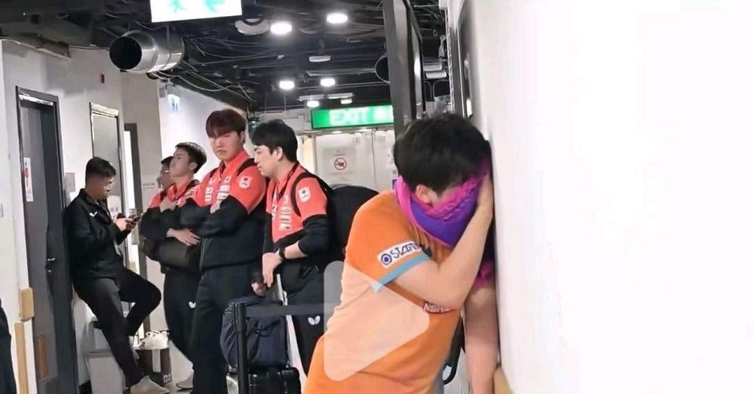 很少看到松岛这样哭啊！第五局差一点点，真就差一点点就赢了！哭也正常，还好是他哭，