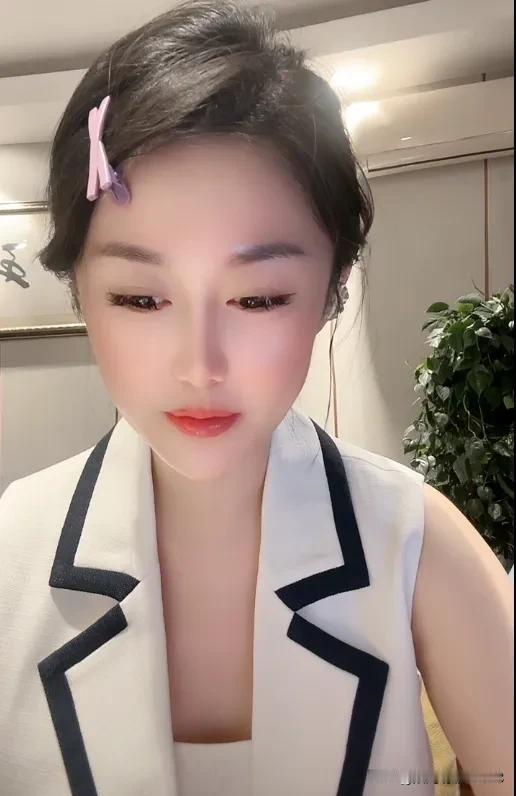 两性最高境界女人爱男人，极致是交付身体，男人爱女人，极致是袒露灵魂。人生至