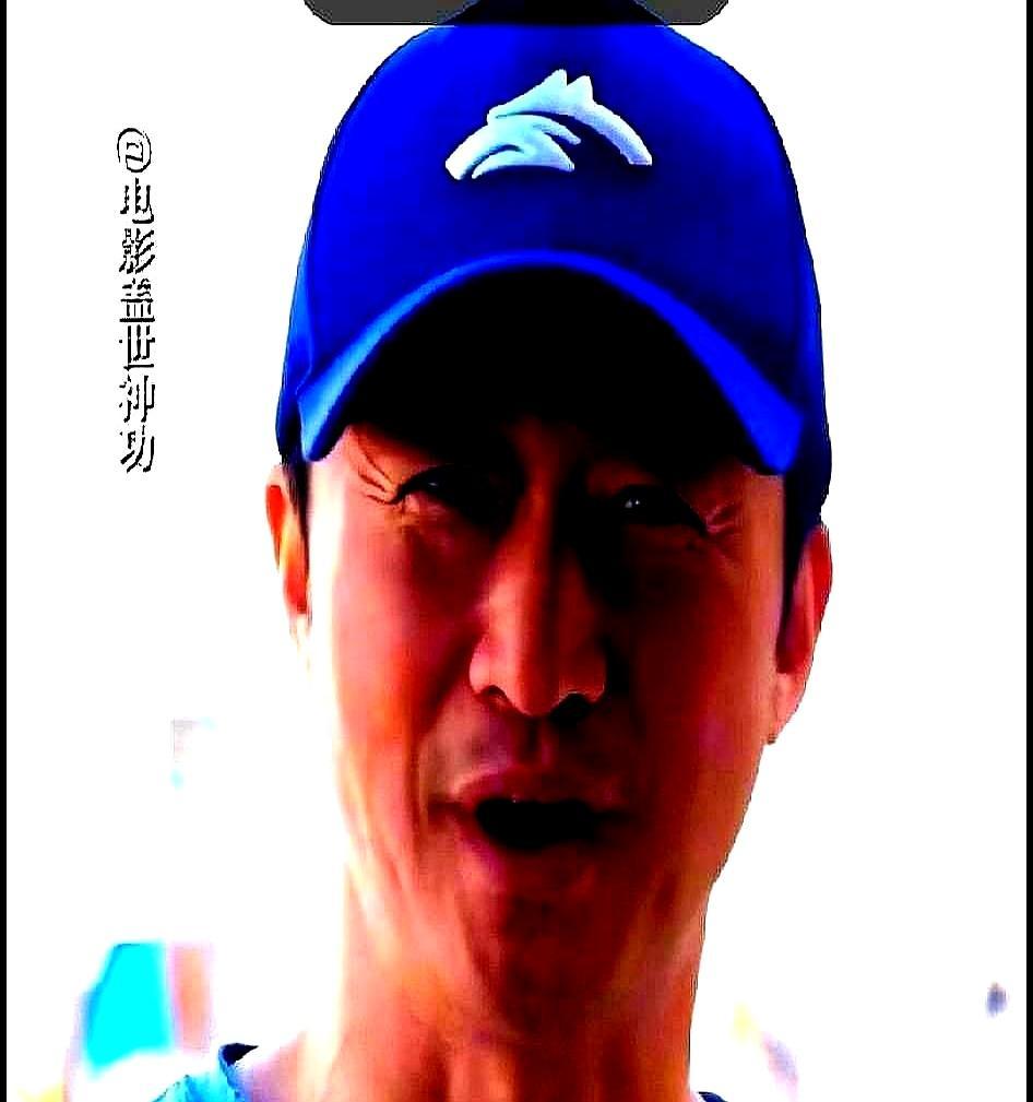 在横店，炸墙比炸明星还贵。秦王宫那墙，97年给陈凯歌真刀真枪建的，一块砖四