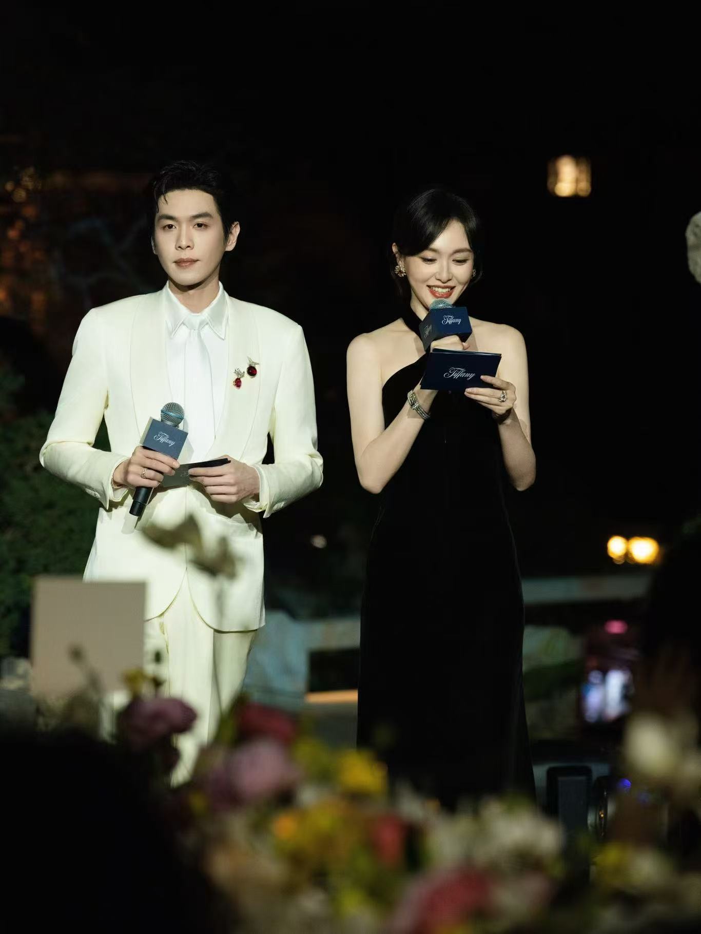内娱明星在Tiffany晚宴团建开场封神！盛装亮相，珠宝熠熠生辉，优雅与冷峻