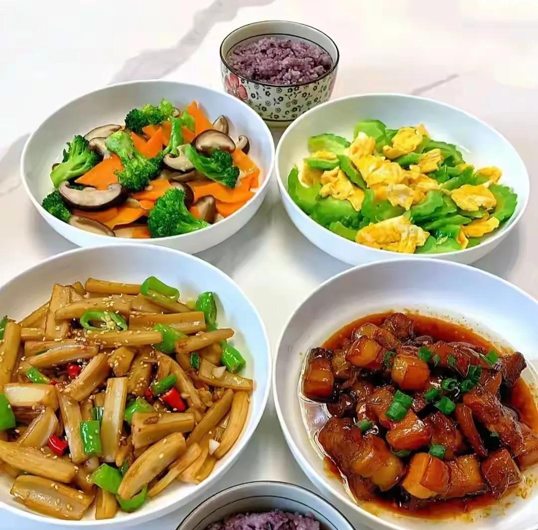 孩子过的好，父母才能过的好，孩子过得不好，父母还得把自己那点退休金去补贴孩子。