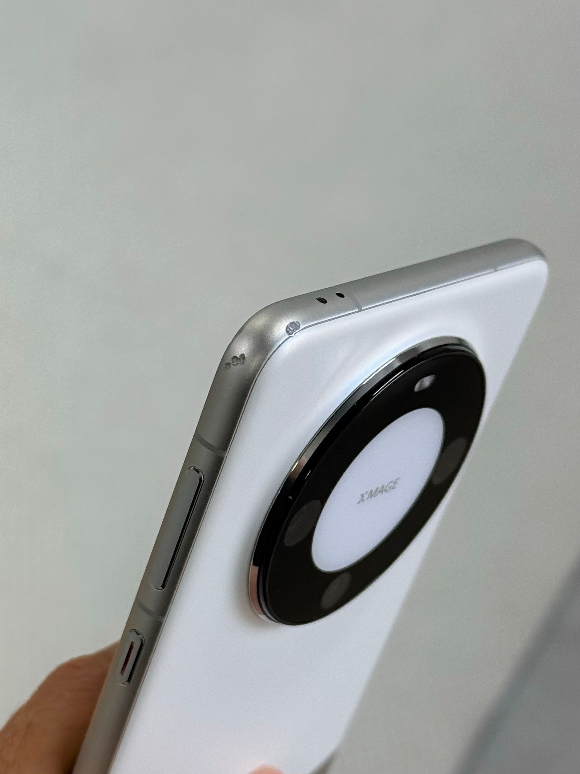 准备过两天去华为店里把美丽之前用的战损版华为Mate60Pro以旧换新一台