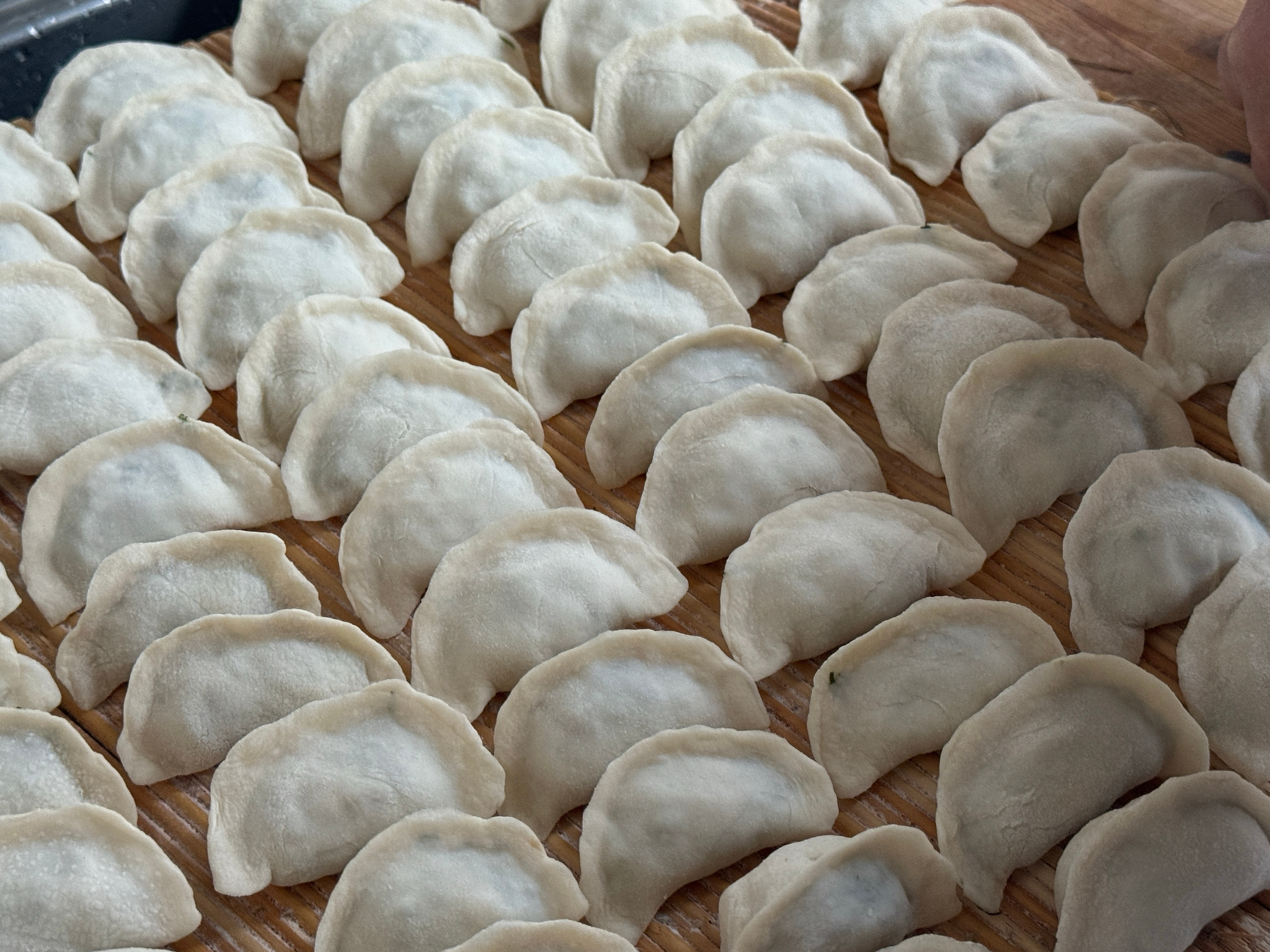 我想知道，大年三十晚上和大年初一晚上吃饺子的是不是只有河南，昨天晚上莲藕猪肉馅，