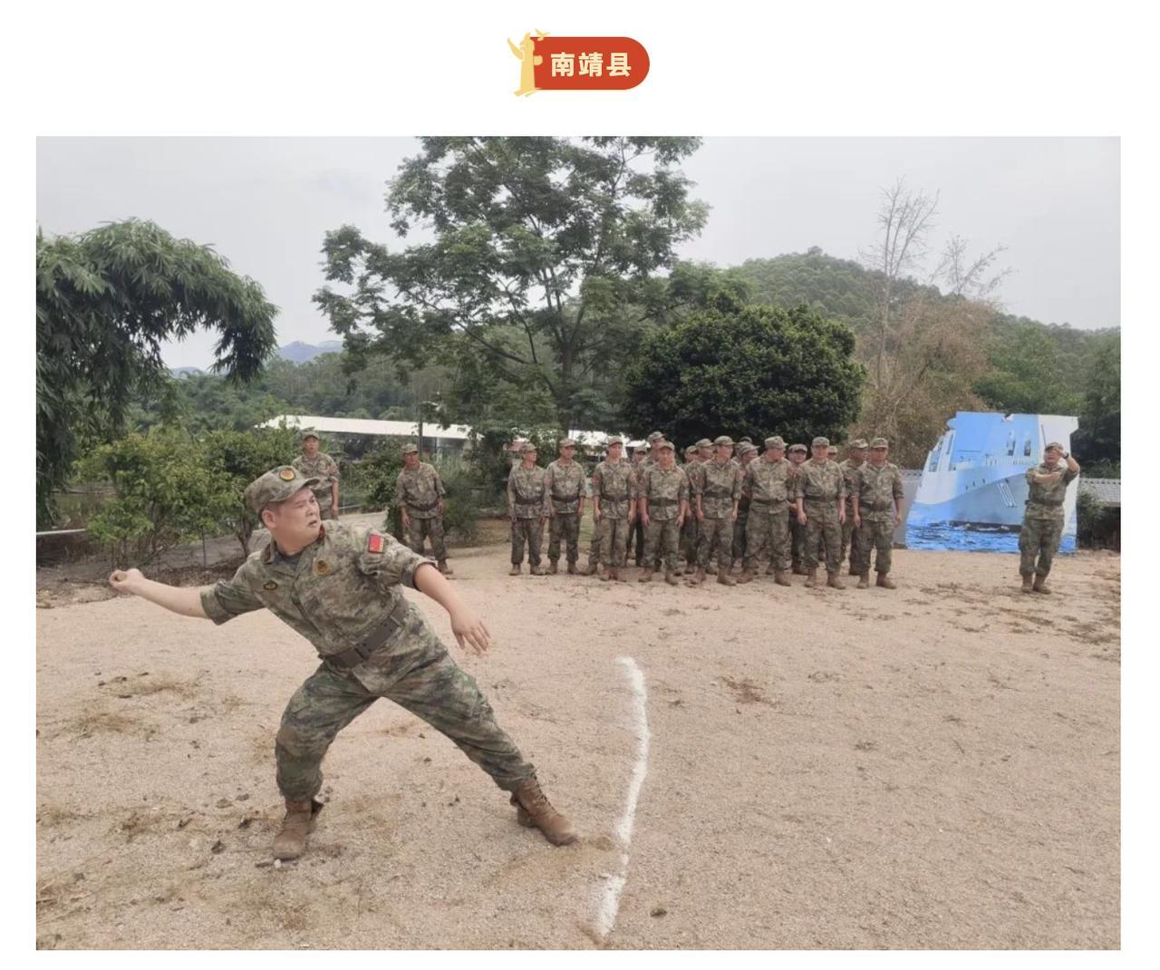 近日，福建省开展民兵训练，这是瞧不起谁呢？这是对民进党当局“史上最大规模汉光军演