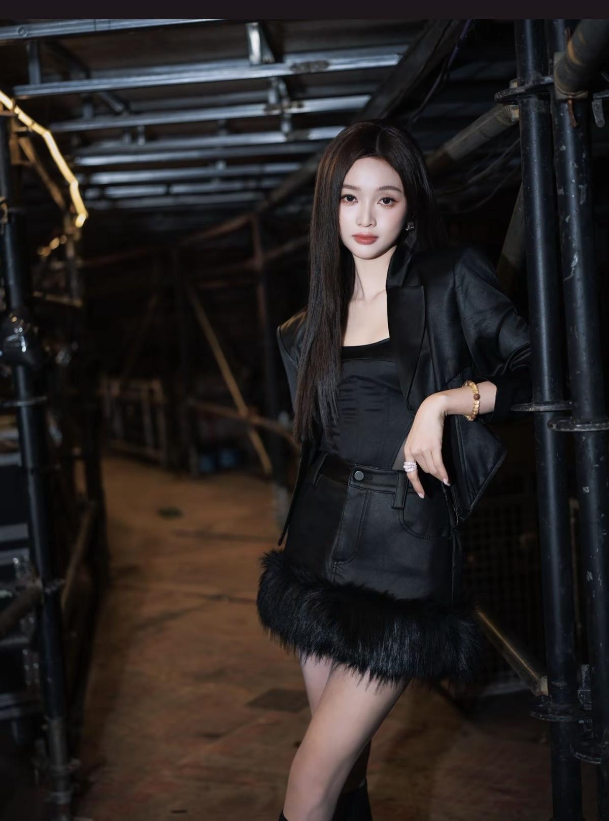 吴宣仪|又美又拽的黑天鹅🦢谁能拒绝穿黑裙长靴的吴宣仪啊[比心]姐姐鲨疯了