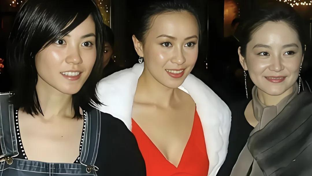 30年多前，刘嘉玲和王菲见到了林青霞，她从台湾来香港拍电影。刘嘉玲和王菲是闺蜜，