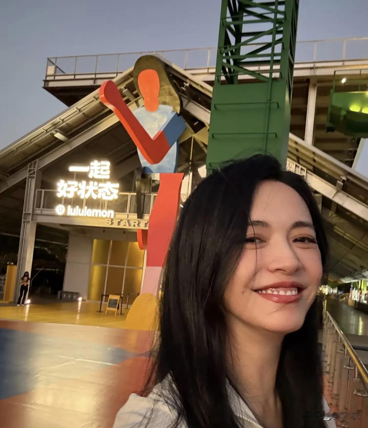 很多人都觉得姚晨长相一般吧,其实也不然,有可能是因为她不上镜呢,也就是说她本人比