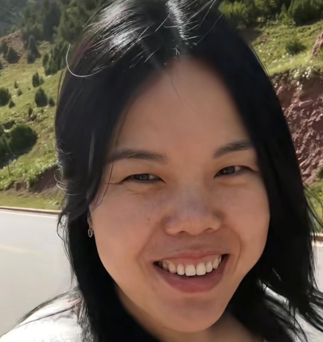 前公公没打招呼，推门就进了王二妹的新房，厨房客厅转了一圈。这事她昨晚在直播间全抖