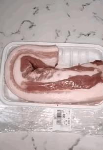 现在的商家，其实很聪明的。商家：我有说下面都是瘦肉吗？