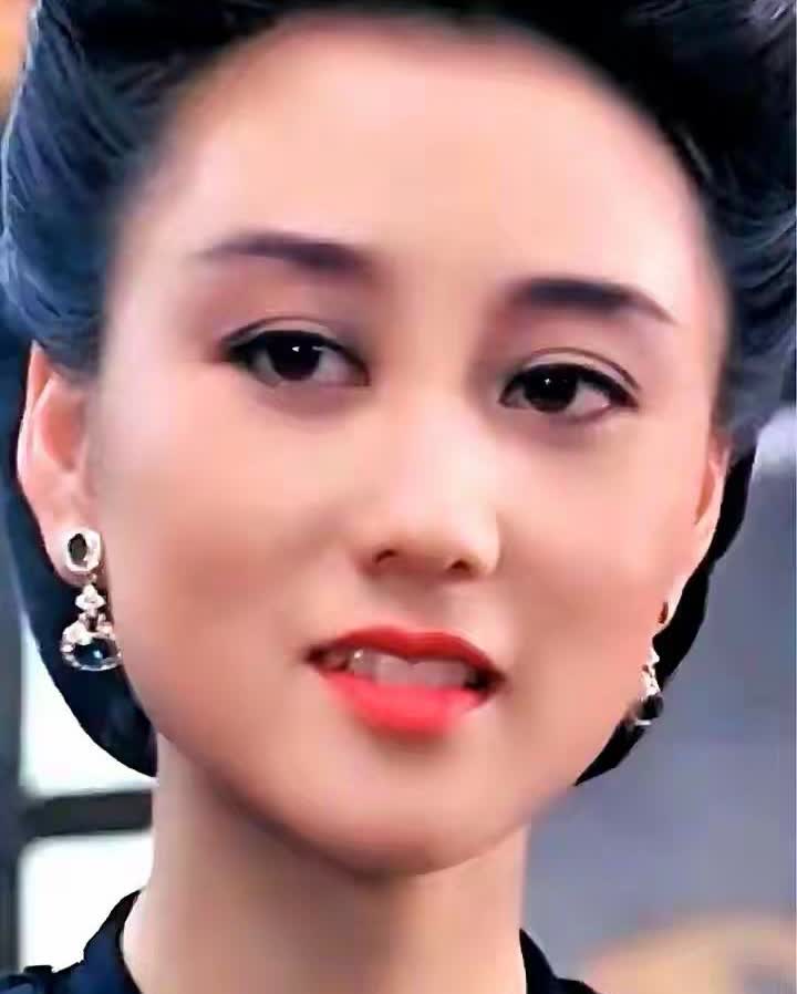 李连杰和利智的外貌并不相配，但利智当时对李连杰并没有什么兴趣。李连杰可以