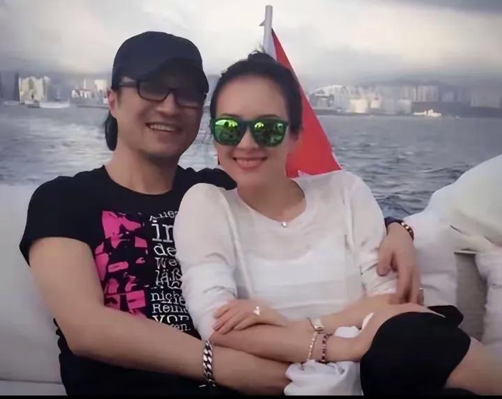 章子怡极度奢侈的消费观念让汪峰退避三舍吗汪峰曾说过买东西没必要追求牌子，只要能实