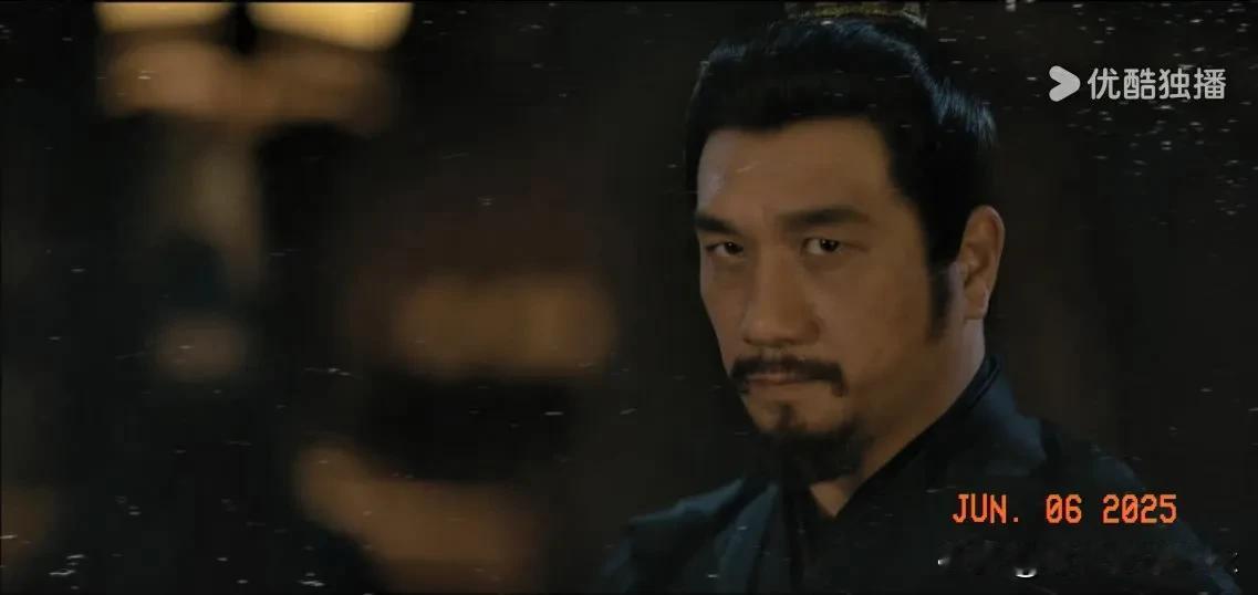 《藏海传》终于知道面具人为何一下子找到藏海藏身之处原来当时屋顶上还有