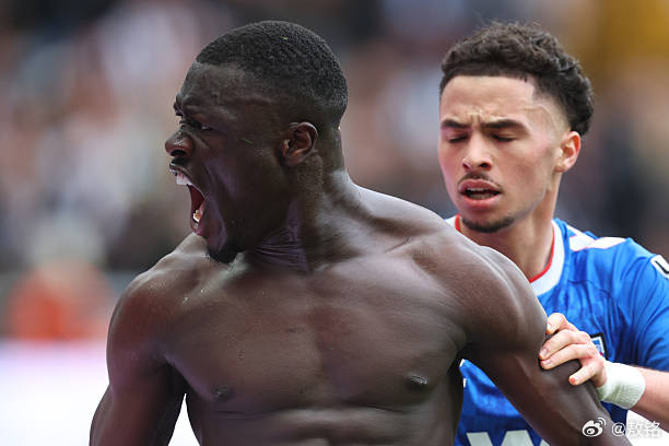 桑德兰三个升班马，为什么桑德兰成绩最好？不仅保级成功，还有希望冲一冲欧赛资格。