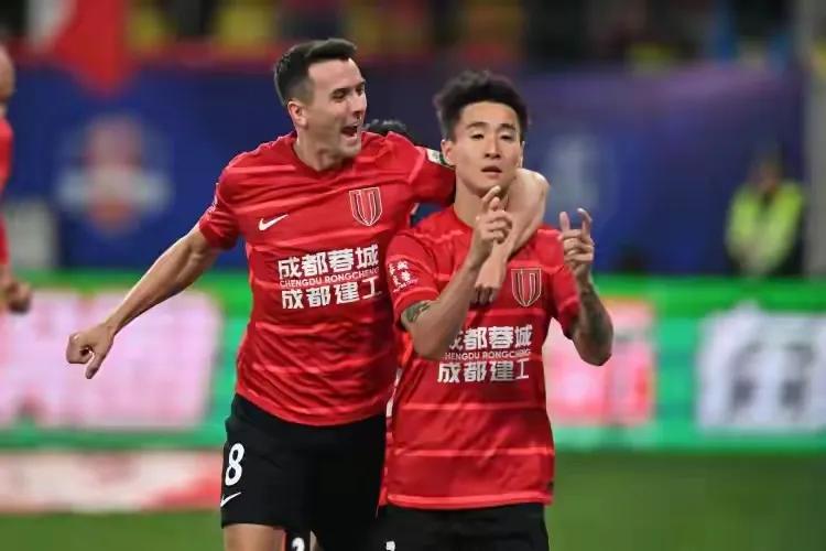 成都蓉城战胜浙江队，球队主要球员得分一览1、杨明洋9.5分拼抢积极