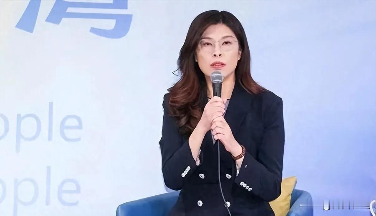 遵守宪法叫卖台？郑丽文怒怼绿营：想推翻宪法的才是祸害！中天专访周玉寇给郑丽文