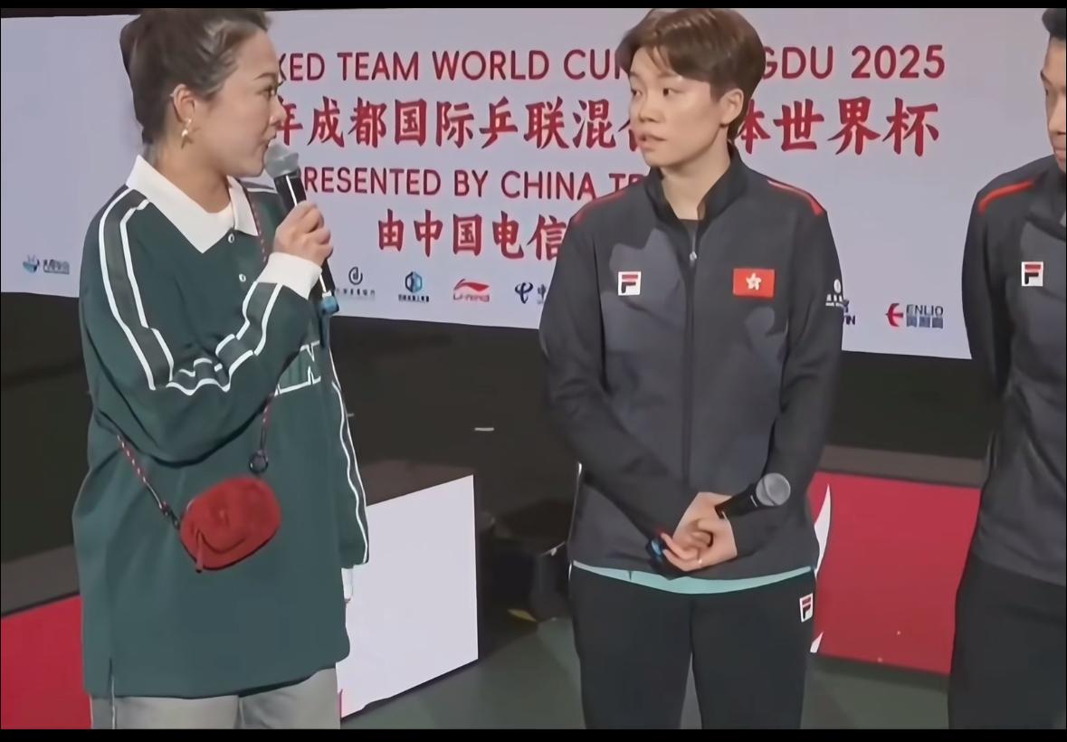 港队杜凯琹赛后感谢现场观众“让我们有主场作战的感觉！”12月4日，成都混团第二