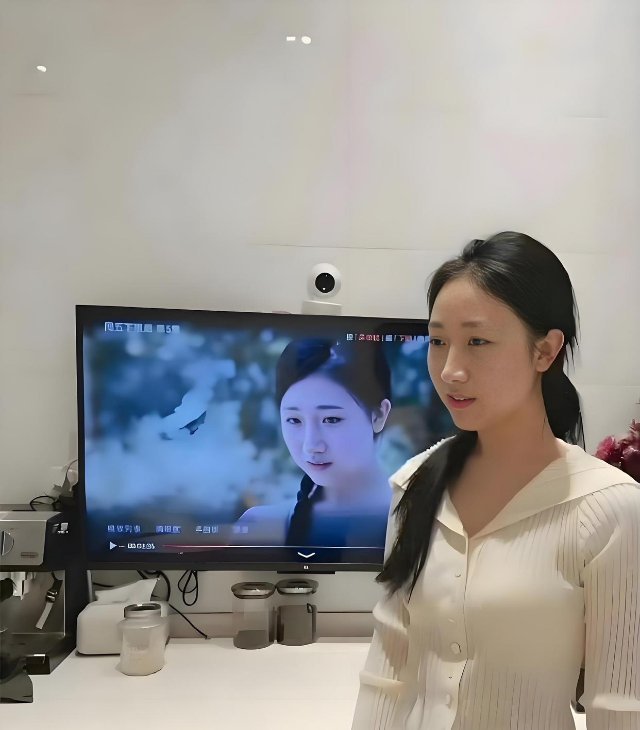 原来演员上镜胖十斤是真的...不敢相信现实中的女明星有多瘦