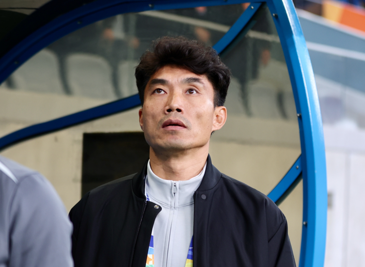 郑智: 本场比赛挺激烈但不特别流畅, 观众看起来没那么过瘾