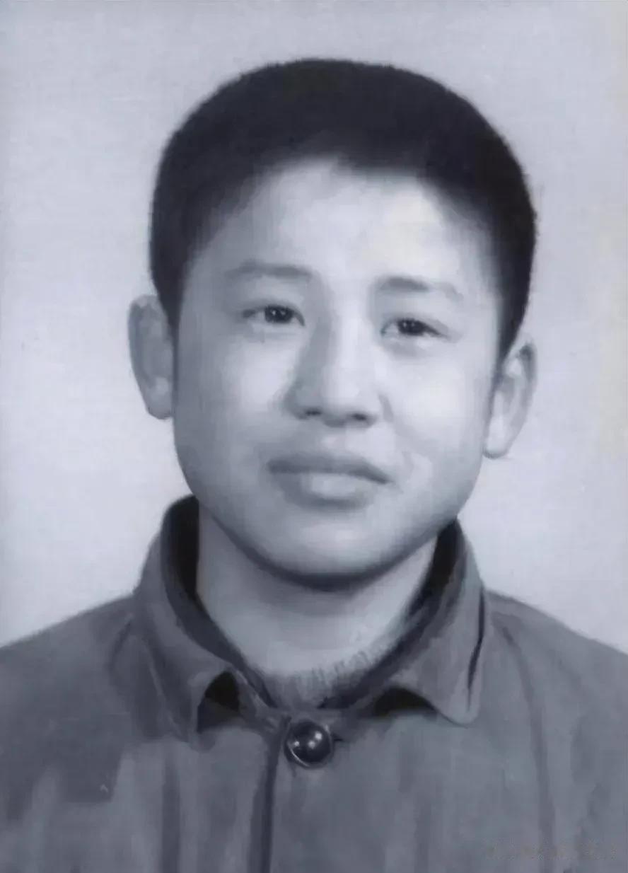 请猜猜这名年轻的时候是哪位著名演员？他出生于1969年9月30日，是黑龙江省佳