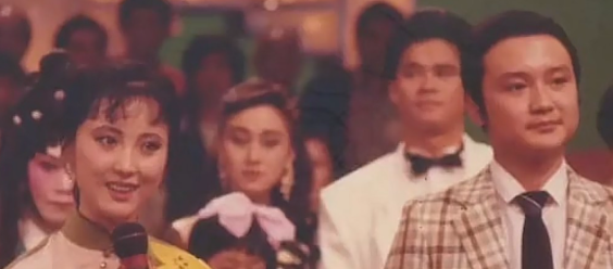 贾宝玉的扮演者欧阳奋强坦言当年我们是多么的无知和目光短视原来，1987年电视剧