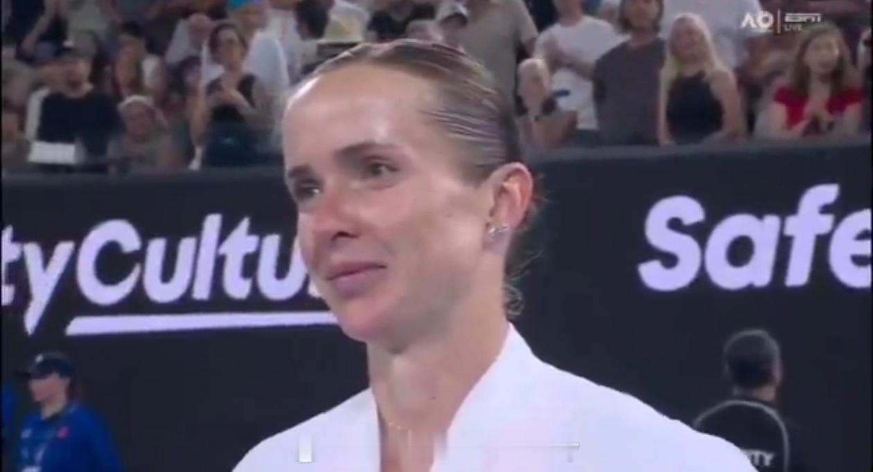 斯维托丽娜在澳网击败高芙后接受采访🎤记者：